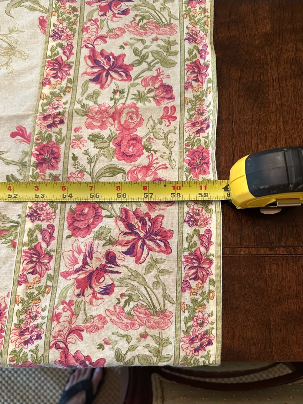 April Cornell approx 59 3/4 x 80 tablecloth - Picture 4 of 7